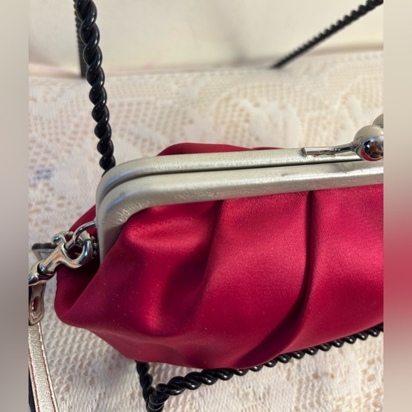 Coach Vibrant Magenta Satin & Silver Frame Kiss-lock Coin Wristlet - Picture 8 of 10